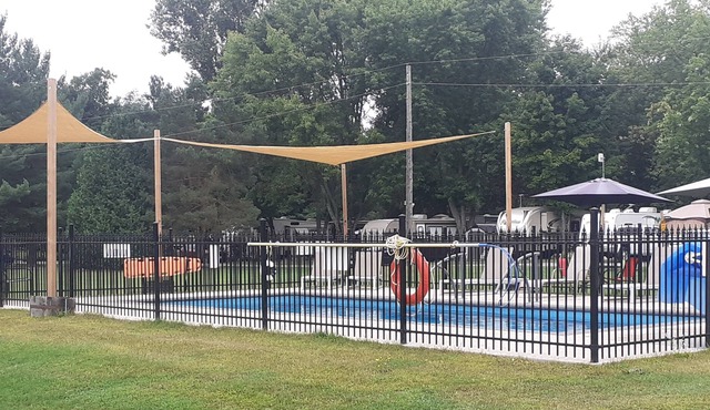 Cozy solar Bunkie cabin located happy green acres campground