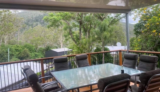 “Cozy Somerset Dam Cabin with AC, WiFi, Perfect for Getaways & Wedding Stays”