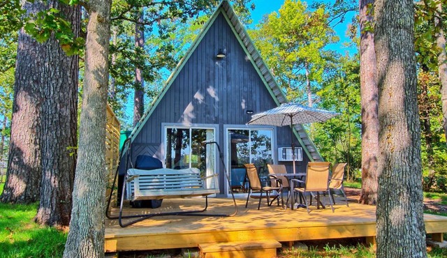 Cozy South Toledo Bend Waterfront Cabin w/Dock