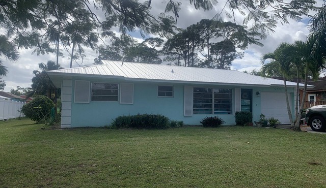 Cozy Southern Florida House 7 minutes from the beach