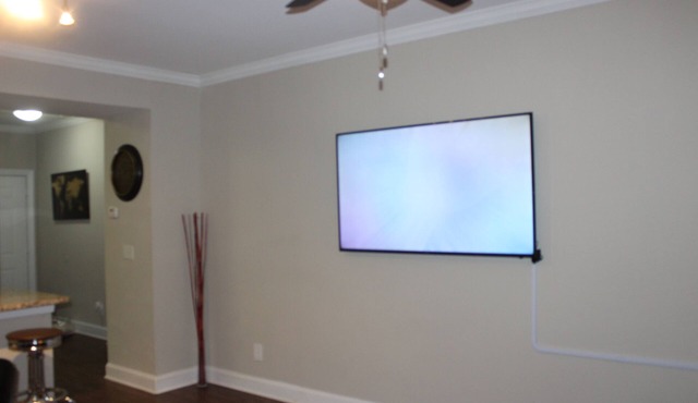 Cozy Space—Near Lenox Mall—Close to everything!