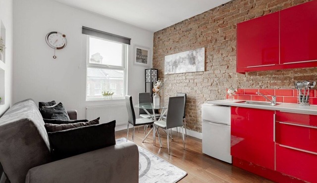 Cozy & Spacious 1-BDR in Lively Harrow Road Area