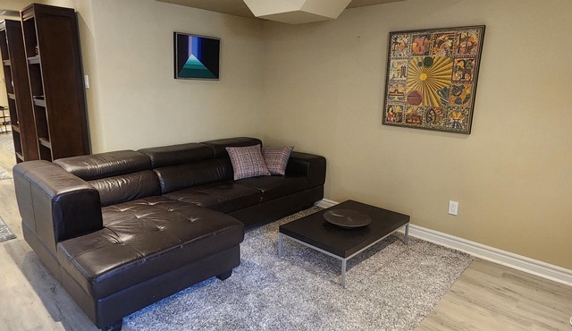 Cozy & Spacious 1 Bedroom Private Basement Apartment