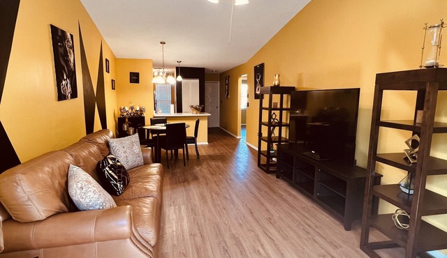 Cozy & Spacious 2 beds/2 baths, Washer/Dryer, Free Parking, Spring Hill, FL