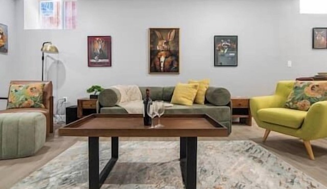 Cozy Spacious 2BR Suite with Parking & Wi-Fi