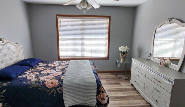Cozy & Spacious 4-bedroom house with large backyard w/private fence in Lafayette