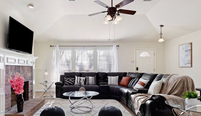 Cozy, Spacious 4B2B House | Perfect for Families