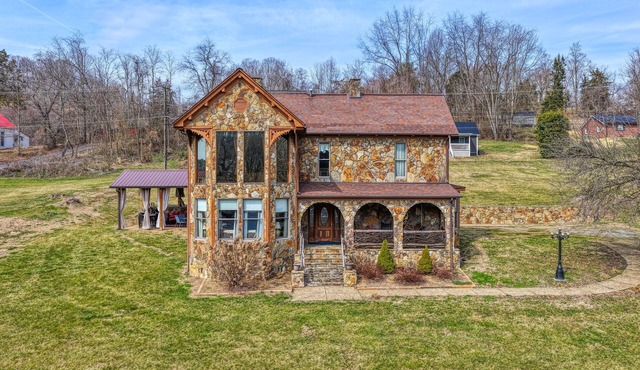 Cozy & Spacious 4BR Home | Sleeps 10 to 14