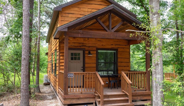 Cozy, Spacious, and Right on the Banks of Rocky Creek, Two Creeks Crossing Resort