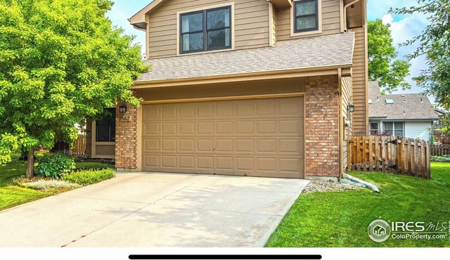 Cozy, spacious and centrally located family home, across from Golf Course