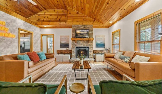 Cozy & Spacious Cabin, Sleeps 12・Fire pit・Hot Tub