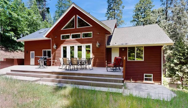 Cozy Spacious Cabin w/Lg Game Room & Lake Access