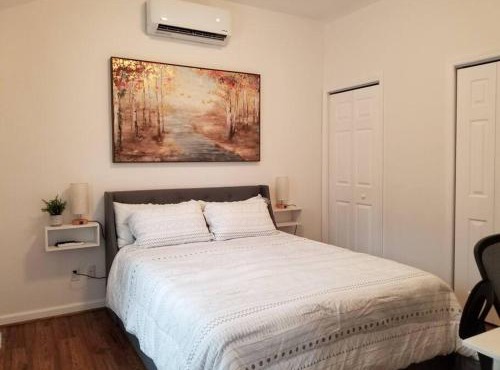 Cozy Spacious Cottage with deck and grill