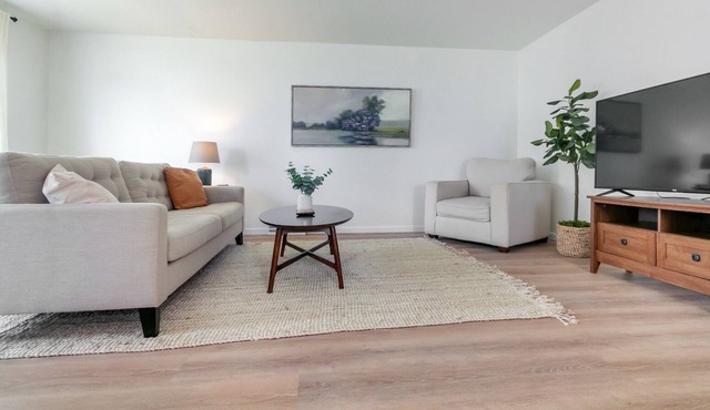 Cozy, Spacious Downtown Verona 3 Bedroom Home