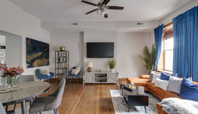 Cozy, Spacious Home Downtown Close to Night Life