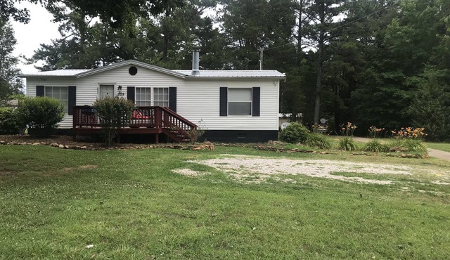 Cozy & Spacious Home minutes to Lake Gaston and 15 mins to South Hill