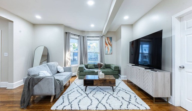 Cozy, Spacious Home Near Downtown Boston