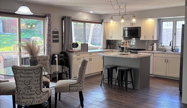 Cozy & Spacious Home Near Downtown Viroqua - 4BR + Bonus Basement Sleeping