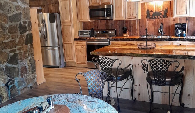 Cozy & Spacious Lake George "Lazy Bear Lodge II"