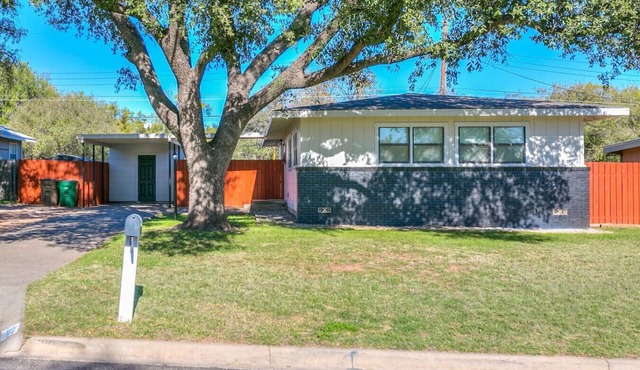 Cozy, Spacious & Modern w/3 BR!