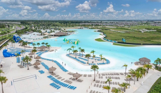 Cozy Spacious Retreat Near Tampa & Lagoon