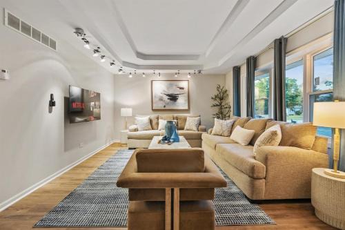 Cozy Spacious Retreat Games Groups Pets Allowed