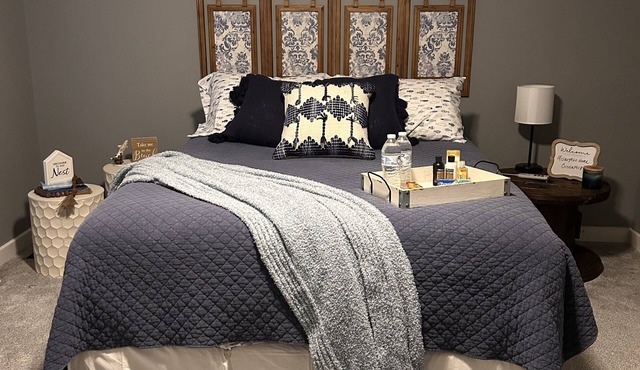 Cozy spacious room with private bathroom