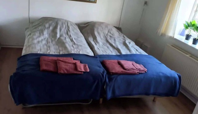 Cozy & Spacious Rooms for 4 Single Beds