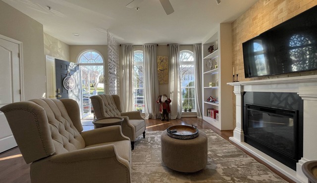 Cozy Spacious Townhouse King Bed