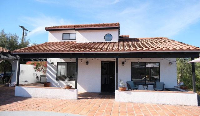 Cozy Spanish Casita w/Mountain View in Ramona