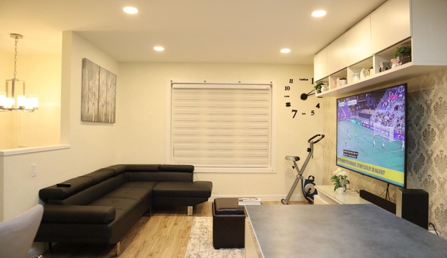 Cozy, Sparkly 3 Bedroom with ensuite bathroom