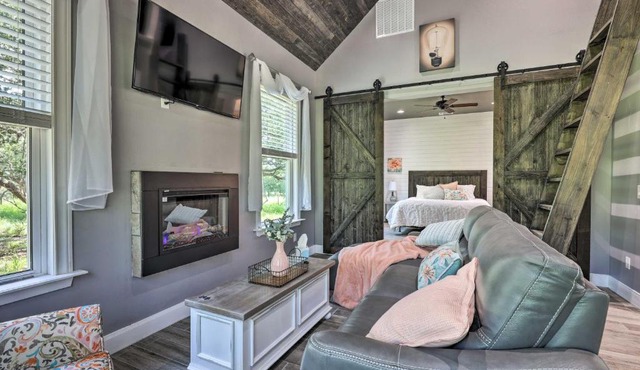 Cozy Spring Branch Cottage in Hill Country!