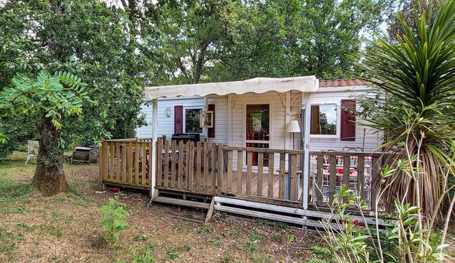 Cozy (sta)caravan in Saint-Paul-lès-Dax