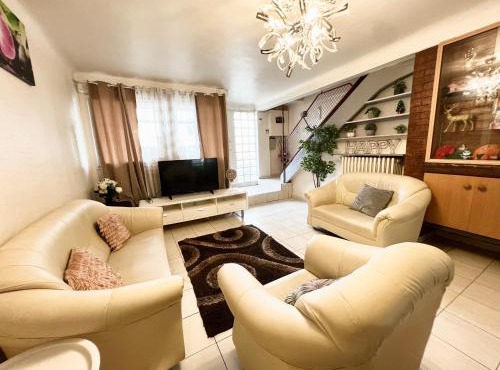 Cozy Station House & Direct Access to Paris