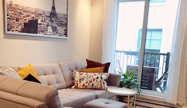 Cozy stay 1+1 bed in trendy HOMA + easy parking