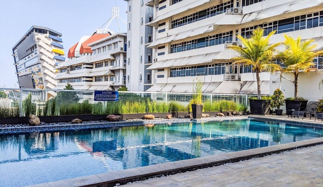 Cozy Stay 2Br At The Square Surabaya Apartment