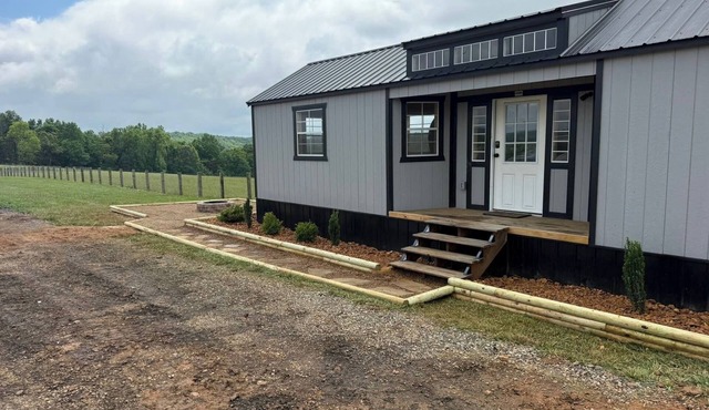 Cozy stay at Baling Out Farms