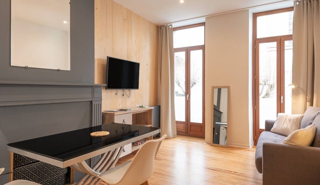 Cozy Stay in Bagnères – Renovated Bastan Studio, Balcony, Ultra-Fast Wi-Fi, Near Spa