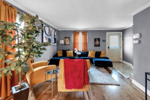 Cozy Stay in Edison NJ Near EWR-Train NYC-2 Queen Beds & Parking Bonus Sofa Bed