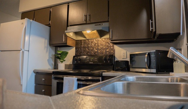 Cozy Stay- Located minutes from the LaCrosse Regional Airport! nPet Friendly!