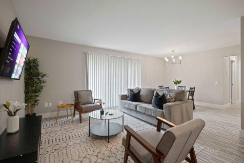 Cozy Stay Modern Comfort in the City