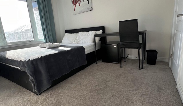 Cozy stay near Guelph's best