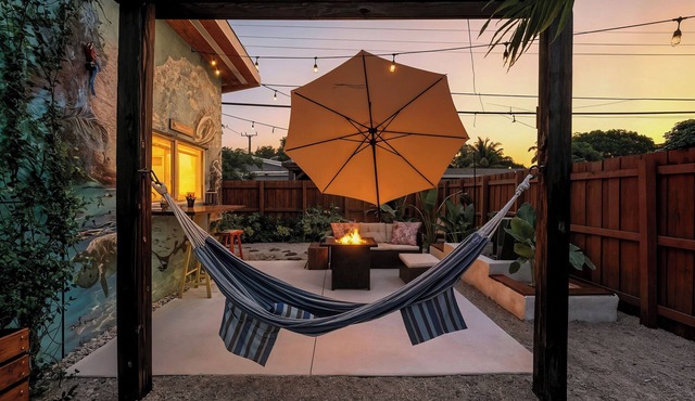 Cozy Stay Near Hard Rock Stadium Private Serene Backyard