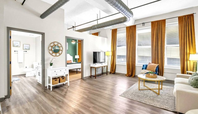 Cozy Stay, Power & Light Area,Pool w/Free Parking