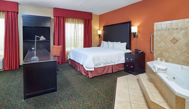 Cozy Stay w/Modern Amenities Near I-35! Free Breakfast, Indoor Pool!