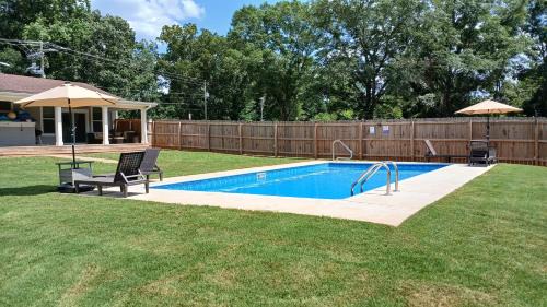 Cozy Staycation Getaway with Huge Backyard