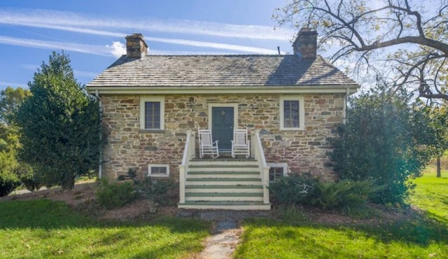 Cozy Stone Cottage in Round Hill, VA