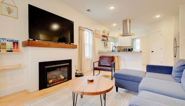 Cozy Stone Family Home 3BR w/Separate Office