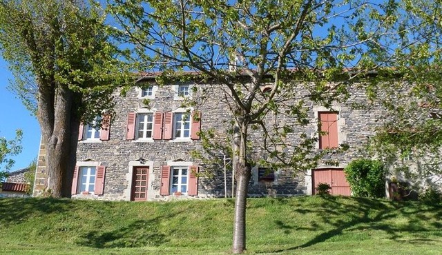 Cozy Stone Farmhouse with Panoramic Views, Game Room, and Baby Equipment