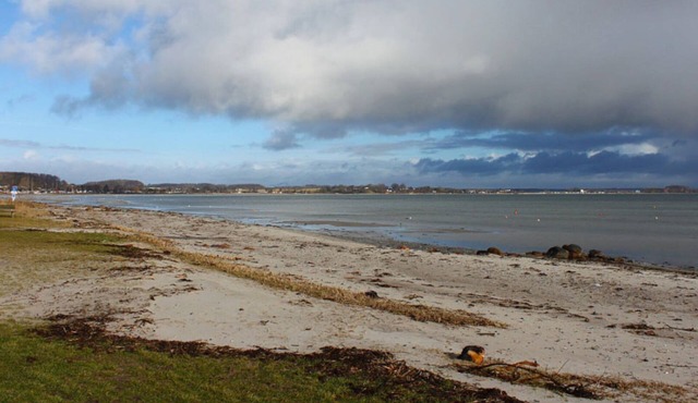 Cozy stone holiday home in the immediate vicinity of the beach